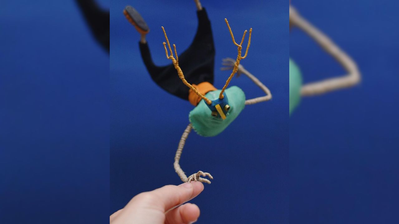 El viaje de Azul Aline Romero puppet marioneta stop motion