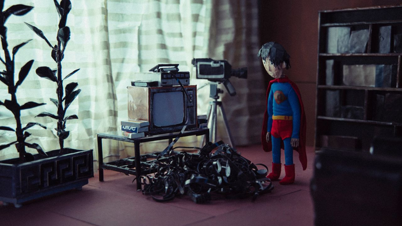 Entre memorias y stop motion: Bautizo, el primer largo de Hugo Covarrubias