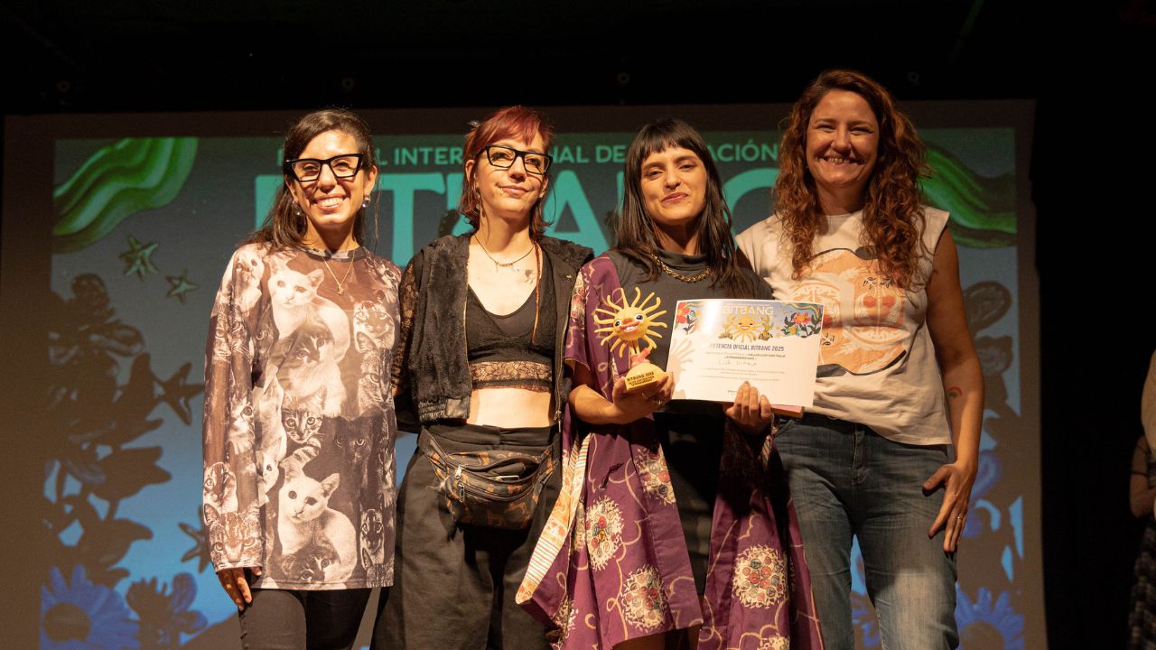 Luz Diabla premiación BitBang 2025 Silvia Prietov Florencia Gasparini Rey Soledad Yáñez Paula Boffo