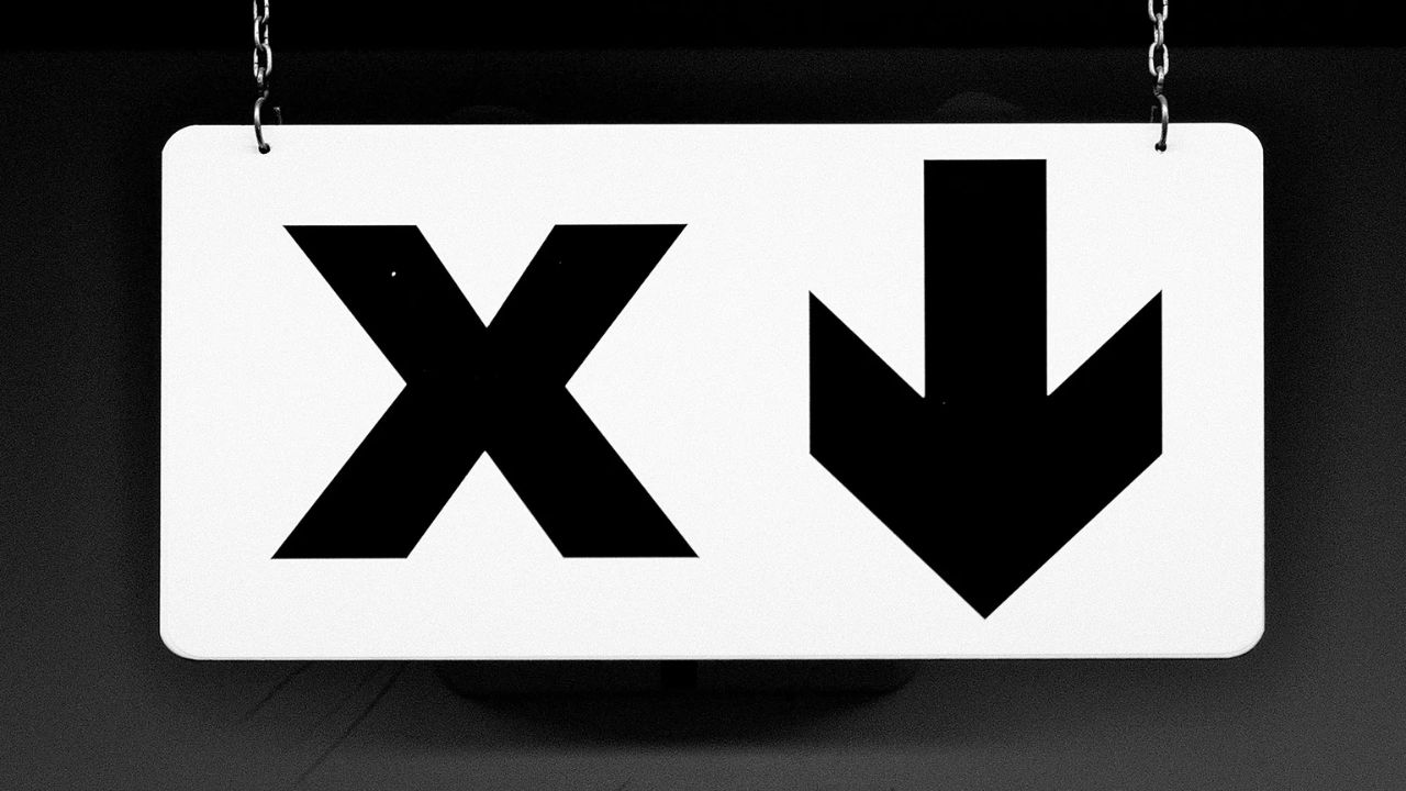 XYZ (Dir. Alexandre Algôa, Portugal)